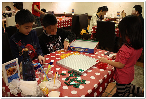 【台中食記】西屯區‧聖彼得堡遊戲主題餐廳~大人小孩都有得玩