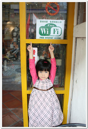 【台中食記】西屯區‧聖彼得堡遊戲主題餐廳~大人小孩都有得玩