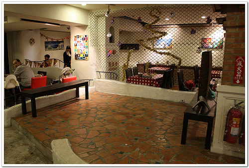 【台中食記】西屯區‧聖彼得堡遊戲主題餐廳~大人小孩都有得玩