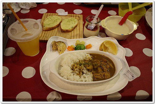 【台中食記】西屯區‧聖彼得堡遊戲主題餐廳~大人小孩都有得玩