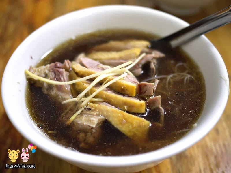 逢甲紅燒當歸鴨。滿滿人潮真可怕