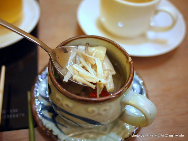 八月江南燒:【食記】台中西屯-八月江南燒 : 創意菜單,全新享受~這不是火鍋店啦XD 八月江南燒:【食記】台中西屯-八月江南燒 : 創意菜單,全新享受~這不是火鍋店啦XD