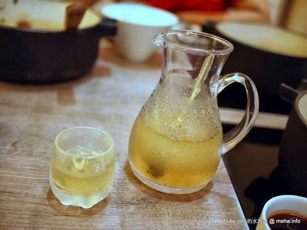 八月江南燒:【食記】台中西屯-八月江南燒 : 創意菜單,全新享受~這不是火鍋店啦XD 八月江南燒:【食記】台中西屯-八月江南燒 : 創意菜單,全新享受~這不是火鍋店啦XD