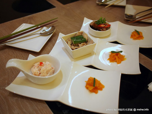 八月江南燒:【食記】台中西屯-八月江南燒 : 創意菜單,全新享受~這不是火鍋店啦XD 八月江南燒:【食記】台中西屯-八月江南燒 : 創意菜單,全新享受~這不是火鍋店啦XD