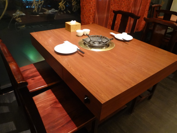 臥龍城巴蜀麻辣燙-麻辣火鍋專賣(原爭紅麻辣火鍋)：1021208[官本金文愛台灣口碑券第20彈]臥龍城巴蜀麻辣燙火鍋好吃到諸葛孔明都不打戰三分天下只想鴛鴦溺在一起