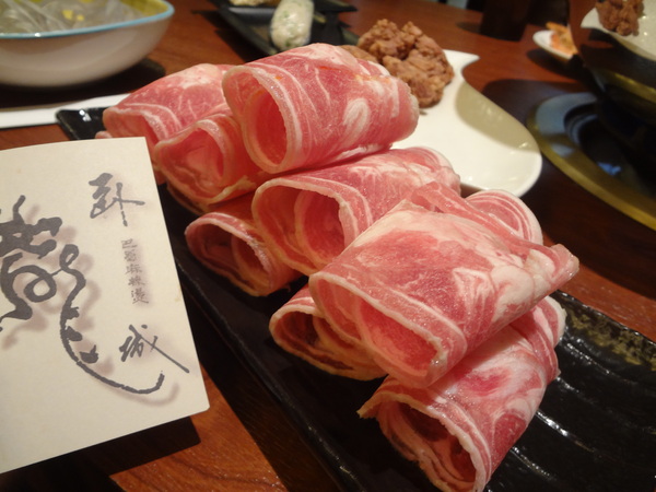 臥龍城巴蜀麻辣燙-麻辣火鍋專賣(原爭紅麻辣火鍋)：1021208[官本金文愛台灣口碑券第20彈]臥龍城巴蜀麻辣燙火鍋好吃到諸葛孔明都不打戰三分天下只想鴛鴦溺在一起