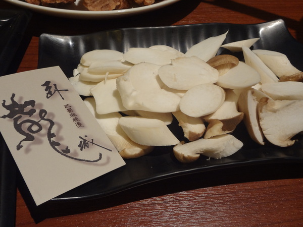 臥龍城巴蜀麻辣燙-麻辣火鍋專賣(原爭紅麻辣火鍋)：1021208[官本金文愛台灣口碑券第20彈]臥龍城巴蜀麻辣燙火鍋好吃到諸葛孔明都不打戰三分天下只想鴛鴦溺在一起