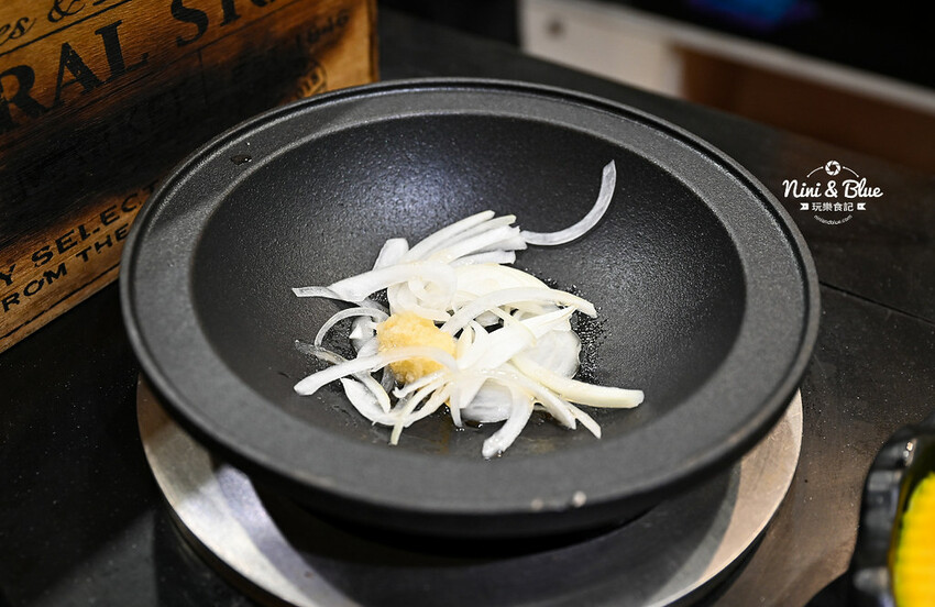 台中逢甲夜市火鍋,開到凌晨3點宵夜好去處 -妮妮布魯