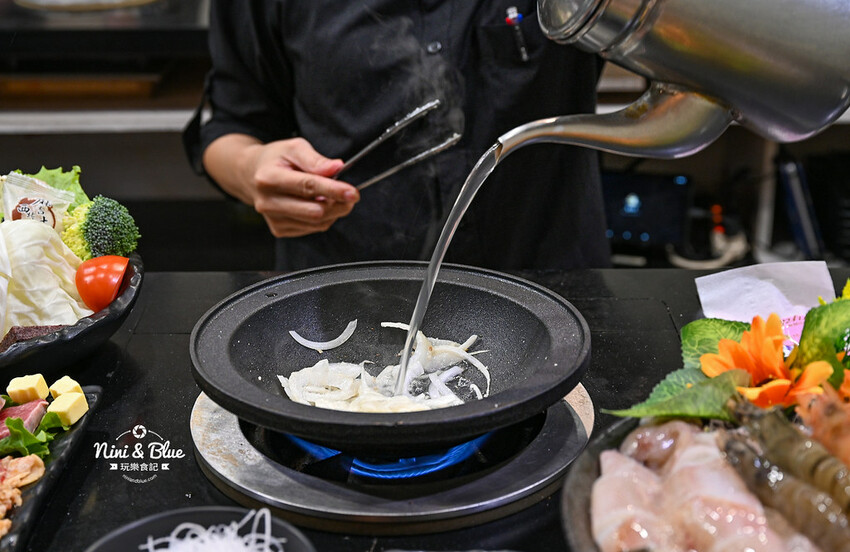 台中逢甲夜市火鍋,開到凌晨3點宵夜好去處 -妮妮布魯