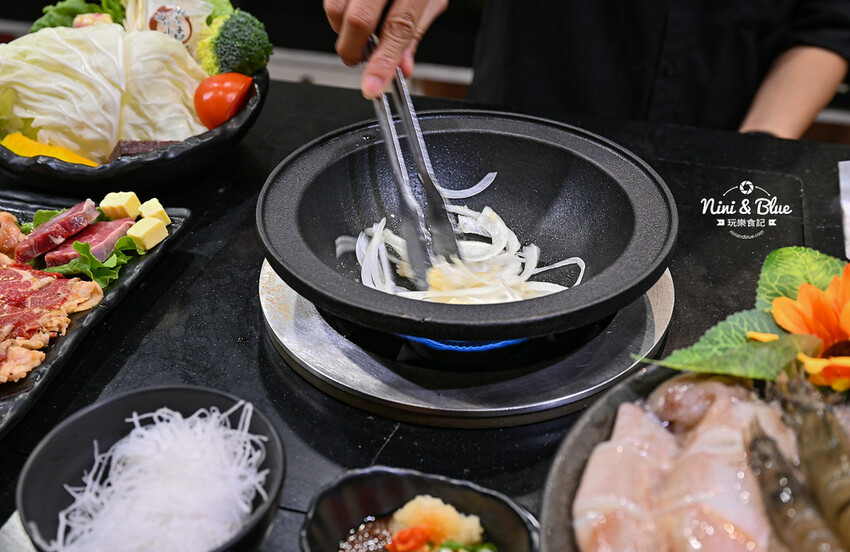 台中逢甲夜市火鍋,開到凌晨3點宵夜好去處 -妮妮布魯