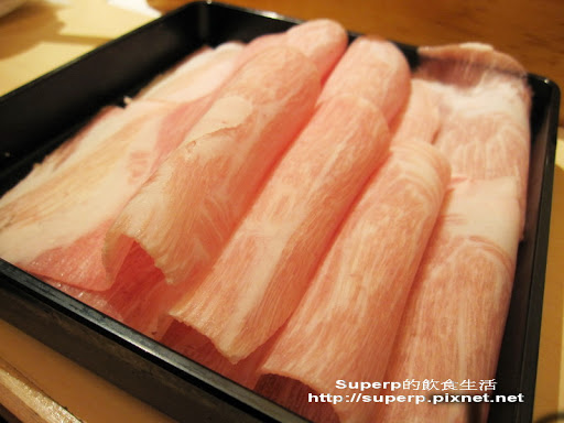 [餐廳食記]東區的麻辣一村：頂尖麻辣火鍋吃到飽