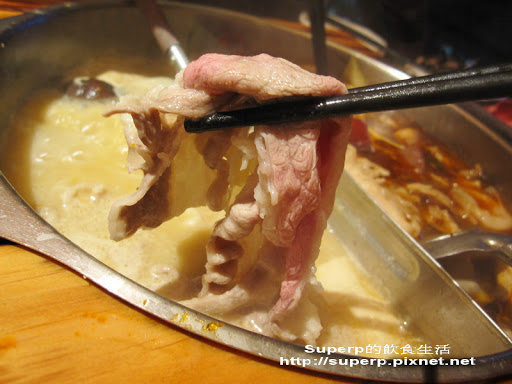 [餐廳食記]東區的麻辣一村：頂尖麻辣火鍋吃到飽