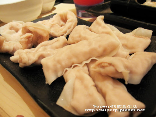 [餐廳食記]東區的麻辣一村：頂尖麻辣火鍋吃到飽