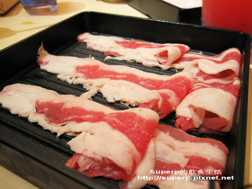 [餐廳食記]東區的麻辣一村：頂尖麻辣火鍋吃到飽