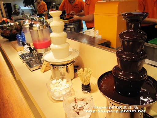 [餐廳食記]東區的麻辣一村：頂尖麻辣火鍋吃到飽