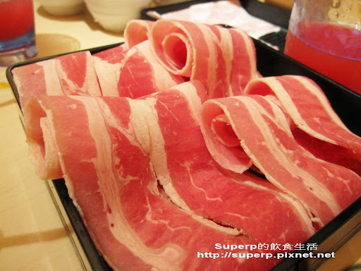 [餐廳食記]東區的麻辣一村：頂尖麻辣火鍋吃到飽