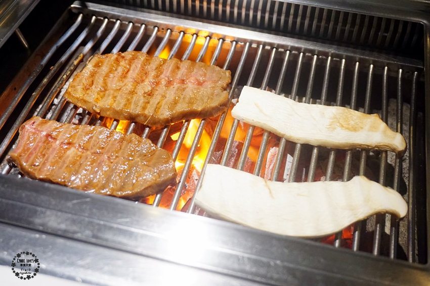 兩班家韓式碳烤，新光三越韓式無煙燒烤，雙人超值套餐，專人桌邊服務 - Cyndi loves享食天堂