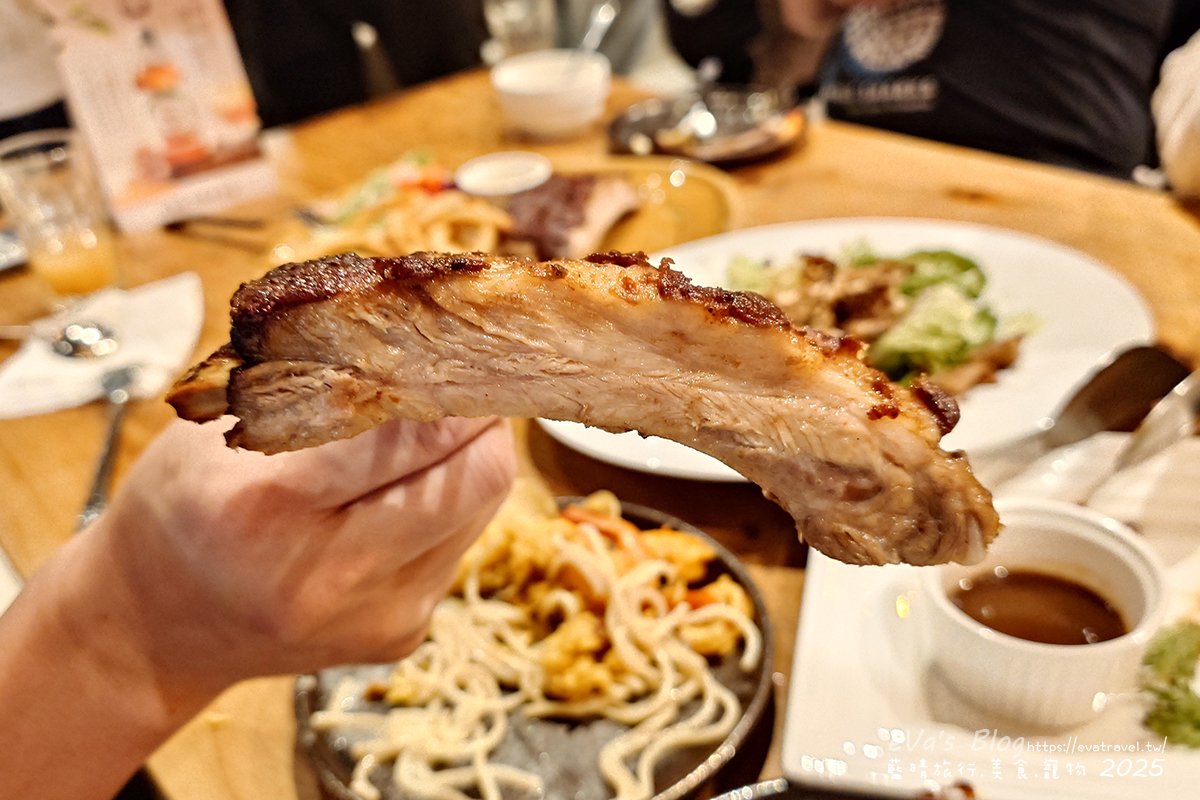 台中市西屯區【台中啤酒買一送一】金色三麥台中市政店｜霍格華茲氛圍餐廳裝潢，自釀啤酒搭配多樣美式餐點。台中美式料理
