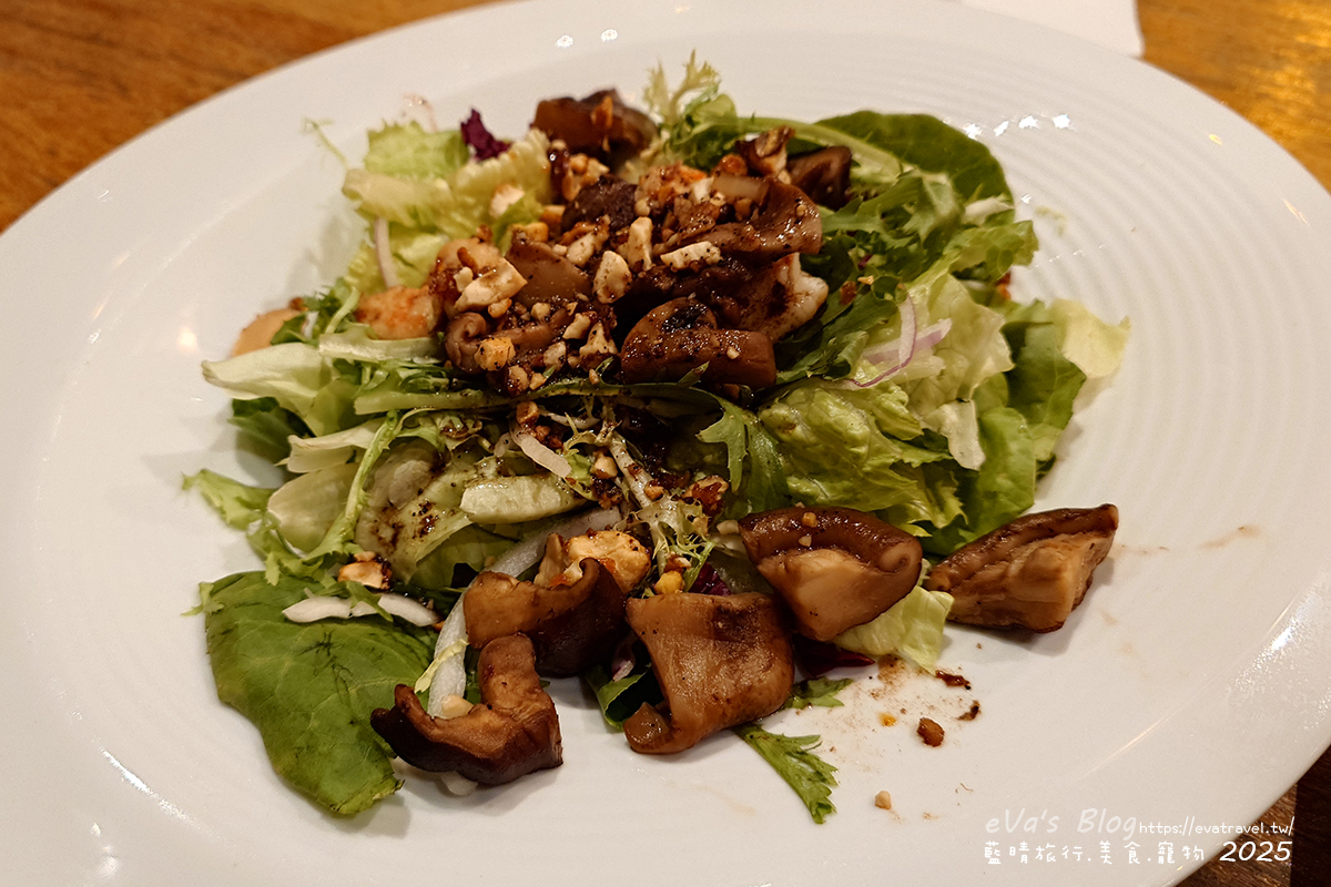 台中市西屯區【台中啤酒買一送一】金色三麥台中市政店｜霍格華茲氛圍餐廳裝潢，自釀啤酒搭配多樣美式餐點。台中美式料理