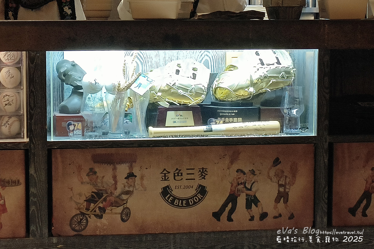 台中市西屯區【台中啤酒買一送一】金色三麥台中市政店｜霍格華茲氛圍餐廳裝潢，自釀啤酒搭配多樣美式餐點。台中美式料理