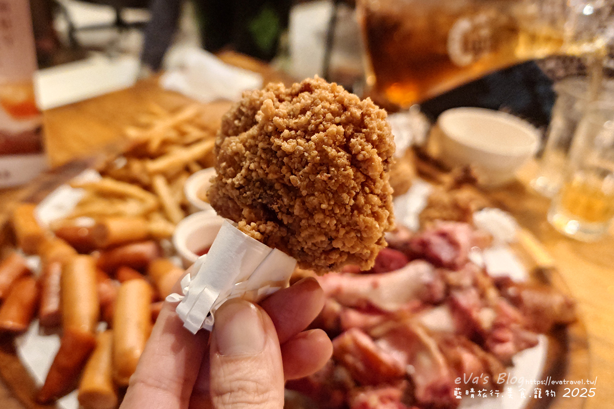 台中市西屯區【台中啤酒買一送一】金色三麥台中市政店｜霍格華茲氛圍餐廳裝潢，自釀啤酒搭配多樣美式餐點。台中美式料理