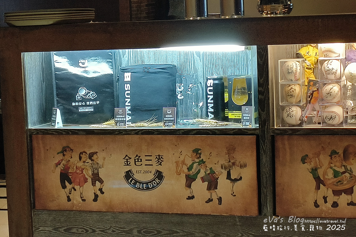 台中市西屯區【台中啤酒買一送一】金色三麥台中市政店｜霍格華茲氛圍餐廳裝潢，自釀啤酒搭配多樣美式餐點。台中美式料理