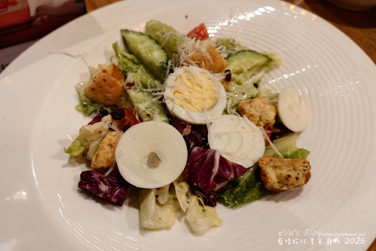 台中市西屯區【台中啤酒買一送一】金色三麥台中市政店｜霍格華茲氛圍餐廳裝潢，自釀啤酒搭配多樣美式餐點。台中美式料理