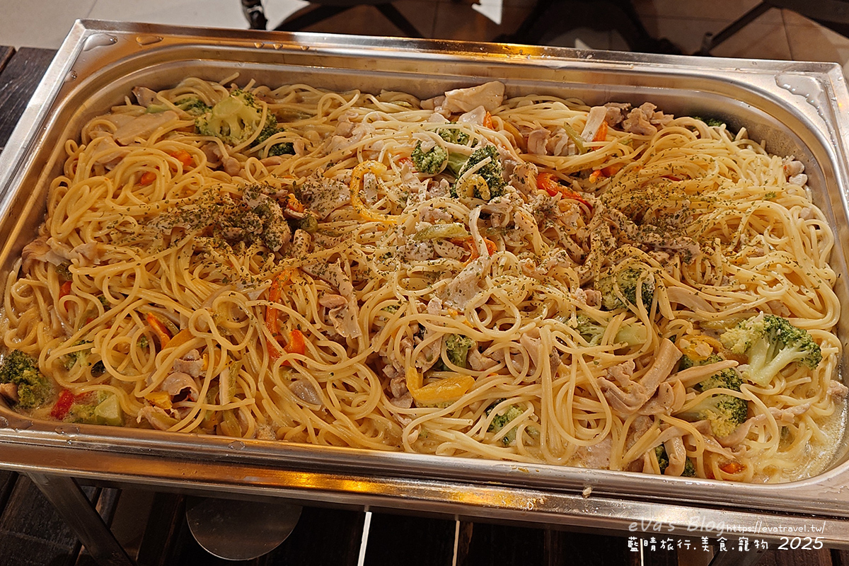 台中市西屯區【台中啤酒買一送一】金色三麥台中市政店｜霍格華茲氛圍餐廳裝潢，自釀啤酒搭配多樣美式餐點。台中美式料理