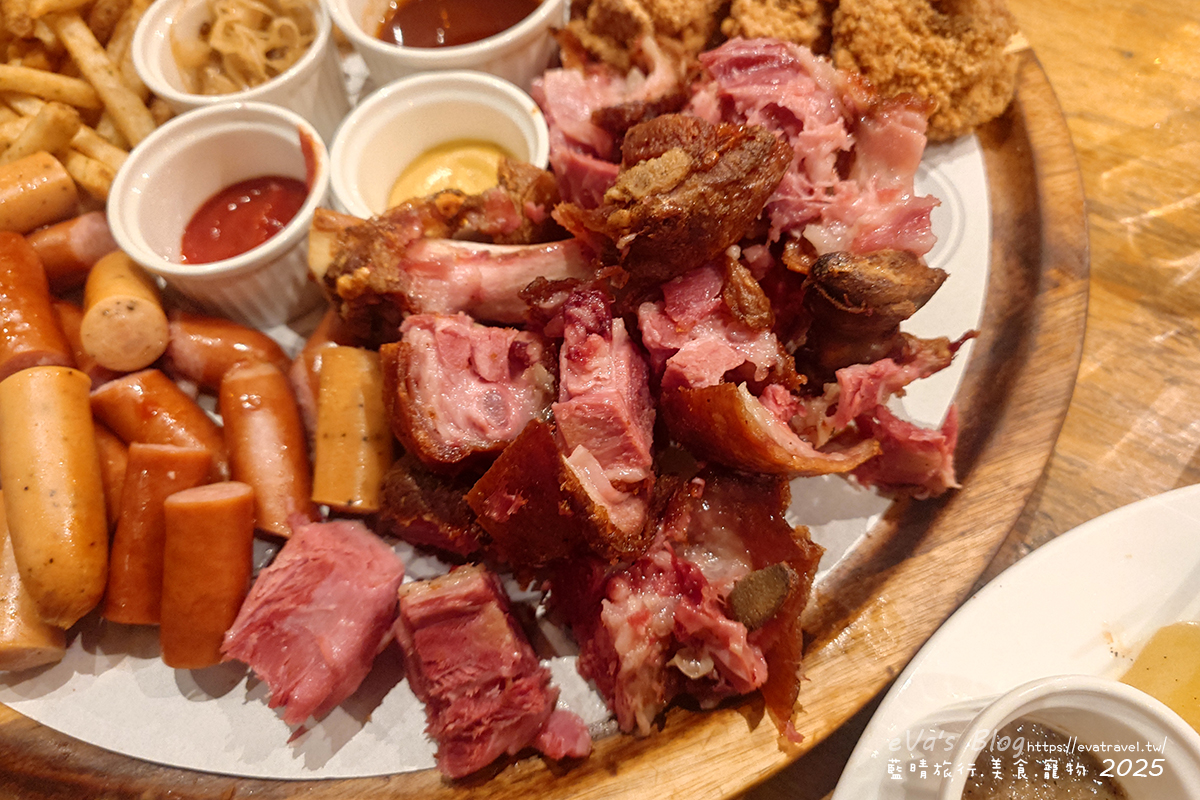 台中市西屯區【台中啤酒買一送一】金色三麥台中市政店｜霍格華茲氛圍餐廳裝潢，自釀啤酒搭配多樣美式餐點。台中美式料理