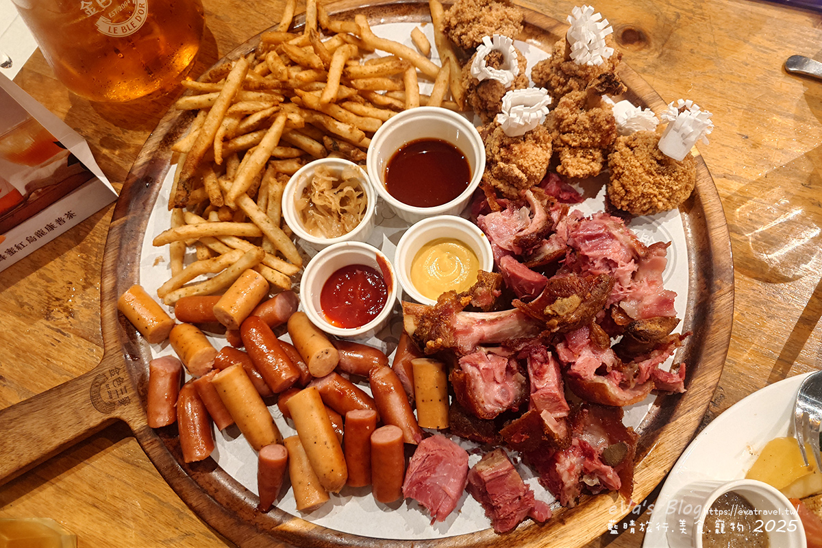 台中市西屯區【台中啤酒買一送一】金色三麥台中市政店｜霍格華茲氛圍餐廳裝潢，自釀啤酒搭配多樣美式餐點。台中美式料理