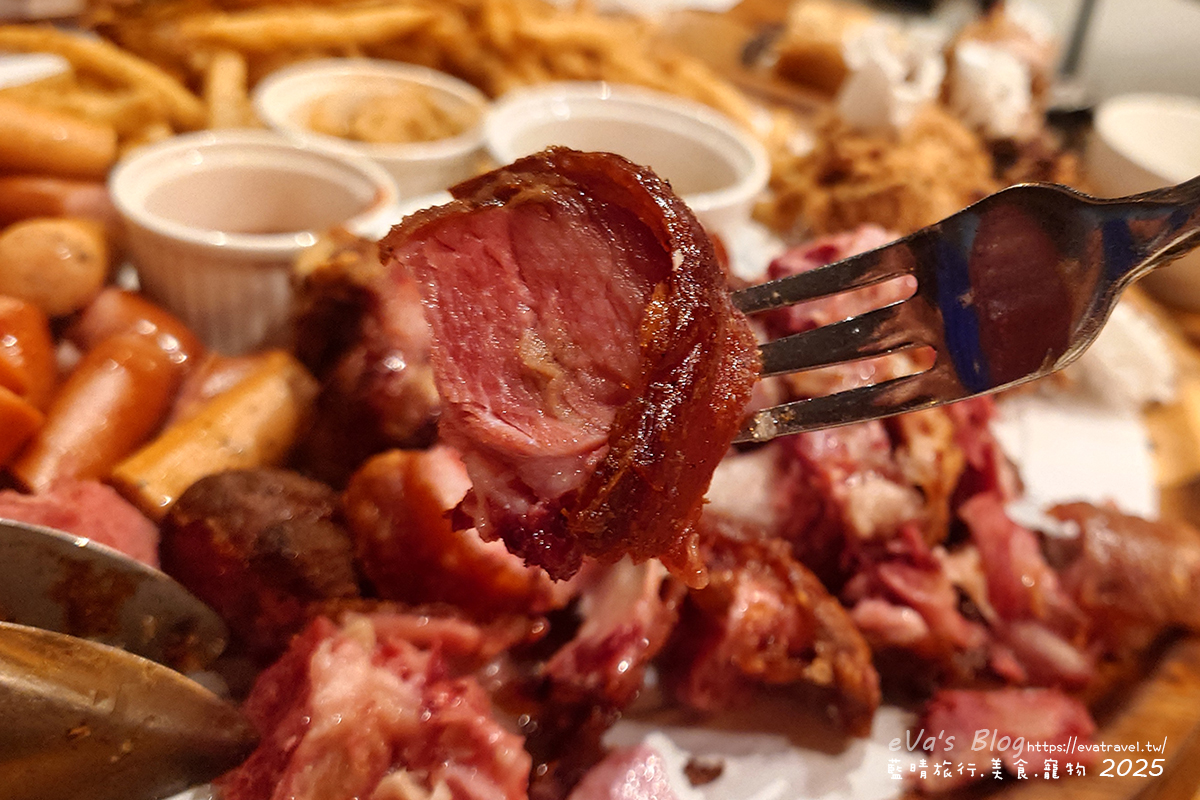 台中市西屯區【台中啤酒買一送一】金色三麥台中市政店｜霍格華茲氛圍餐廳裝潢，自釀啤酒搭配多樣美式餐點。台中美式料理