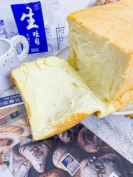 (牙米吃宅配)馥漫麵包花園 宅配防疫麵包箱 台北板橋台中麵包推薦 五款不同組合宅配到你家輕鬆搞定一週的早餐與下午茶 多款麵包新鮮好吃!