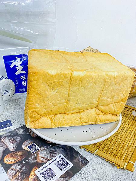 (牙米吃宅配)馥漫麵包花園 宅配防疫麵包箱 台北板橋台中麵包推薦 五款不同組合宅配到你家輕鬆搞定一週的早餐與下午茶 多款麵包新鮮好吃!