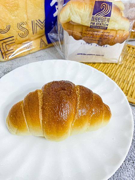 (牙米吃宅配)馥漫麵包花園 宅配防疫麵包箱 台北板橋台中麵包推薦 五款不同組合宅配到你家輕鬆搞定一週的早餐與下午茶 多款麵包新鮮好吃!