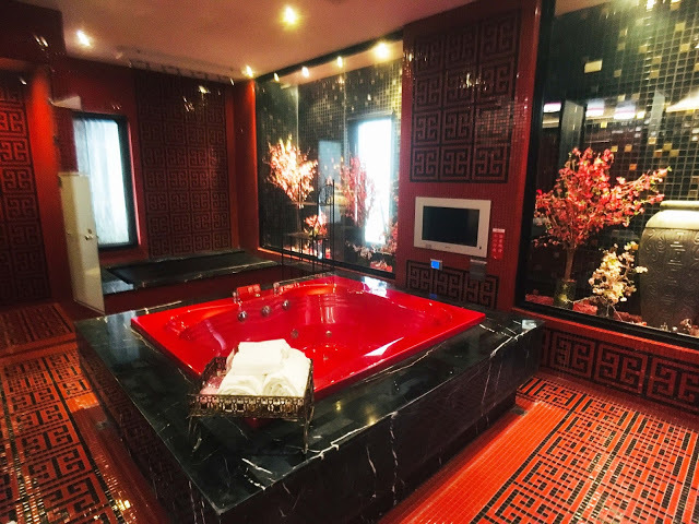 [台北住宿] 莎多堡奇幻旅館 Sato Castle Hotel｜鄰近大直美麗華的精緻主題旅館，城堡建築多達51種奇幻風格房型，親親寶貝專案的親子友善設施和兒童迎賓禮帶給孩子歡樂的旅遊回憶！