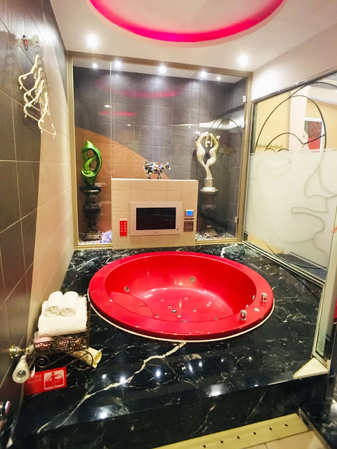 [台北住宿] 莎多堡奇幻旅館 Sato Castle Hotel｜鄰近大直美麗華的精緻主題旅館，城堡建築多達51種奇幻風格房型，親親寶貝專案的親子友善設施和兒童迎賓禮帶給孩子歡樂的旅遊回憶！