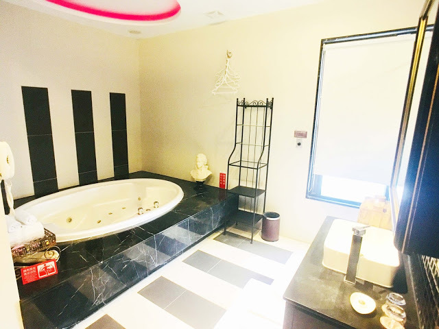 [台北住宿] 莎多堡奇幻旅館 Sato Castle Hotel｜鄰近大直美麗華的精緻主題旅館，城堡建築多達51種奇幻風格房型，親親寶貝專案的親子友善設施和兒童迎賓禮帶給孩子歡樂的旅遊回憶！