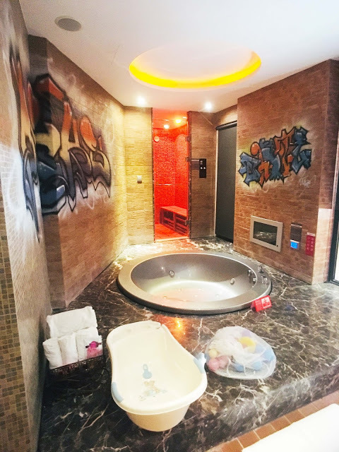 [台北住宿] 莎多堡奇幻旅館 Sato Castle Hotel｜鄰近大直美麗華的精緻主題旅館，城堡建築多達51種奇幻風格房型，親親寶貝專案的親子友善設施和兒童迎賓禮帶給孩子歡樂的旅遊回憶！