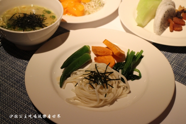 歐華酒店:台北中山區住宿『歐華酒店』商務房/眺望台北圓山/近松山機場/歐麗英式下午茶