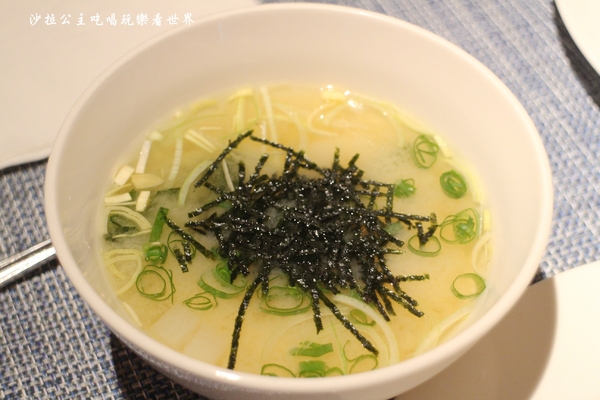 歐華酒店:台北中山區住宿『歐華酒店』商務房/眺望台北圓山/近松山機場/歐麗英式下午茶