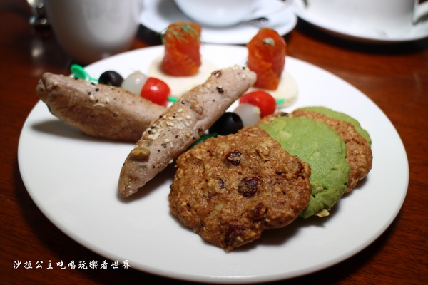 歐華酒店:台北中山區住宿『歐華酒店』商務房/眺望台北圓山/近松山機場/歐麗英式下午茶