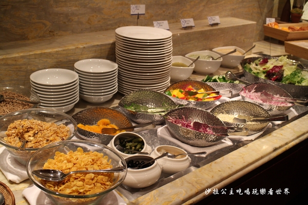 歐華酒店:台北中山區住宿『歐華酒店』商務房/眺望台北圓山/近松山機場/歐麗英式下午茶