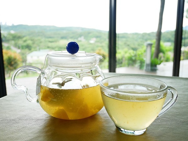 日光行館:日光行館-新北淡水景觀餐廳 同時也是親子餐廳和寵物友善餐廳 非常適合小家庭的親子住宿 安排淡水親子一日遊 順便來這邊接近大自然