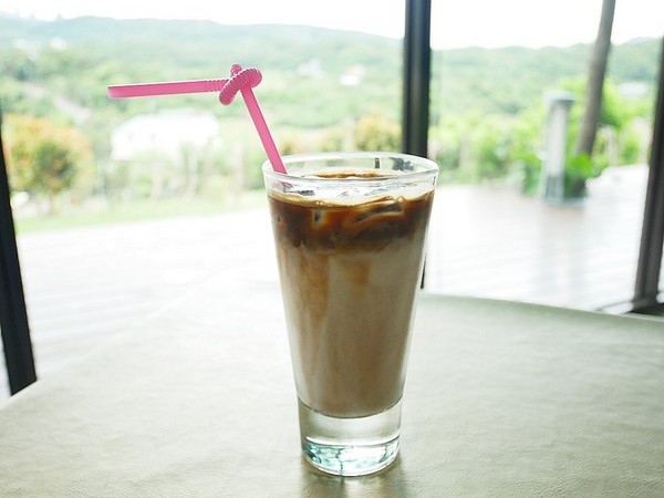 日光行館:日光行館-新北淡水景觀餐廳 同時也是親子餐廳和寵物友善餐廳 非常適合小家庭的親子住宿 安排淡水親子一日遊 順便來這邊接近大自然