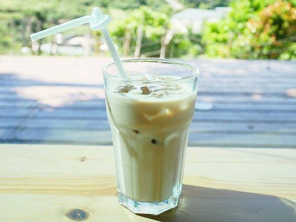 日光行館:日光行館-新北淡水景觀餐廳 同時也是親子餐廳和寵物友善餐廳 非常適合小家庭的親子住宿 安排淡水親子一日遊 順便來這邊接近大自然