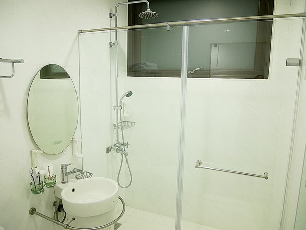 日光行館:日光行館-新北淡水景觀餐廳 同時也是親子餐廳和寵物友善餐廳 非常適合小家庭的親子住宿 安排淡水親子一日遊 順便來這邊接近大自然