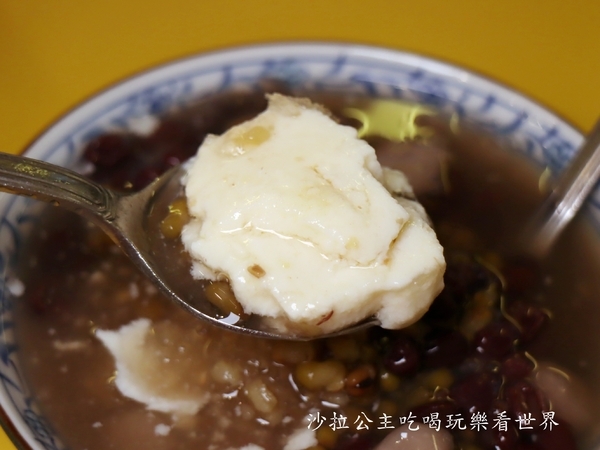 逢甲燒麻糬:台中美食/逢甲夜市小吃『逢甲燒麻糬』雪花冰/豆花