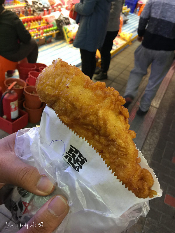 夜市●台中逢甲夜市(大腸包小腸、地瓜球、惡魔雞排、骰子牛、明倫蛋餅、芋圓冰、糖葫蘆)