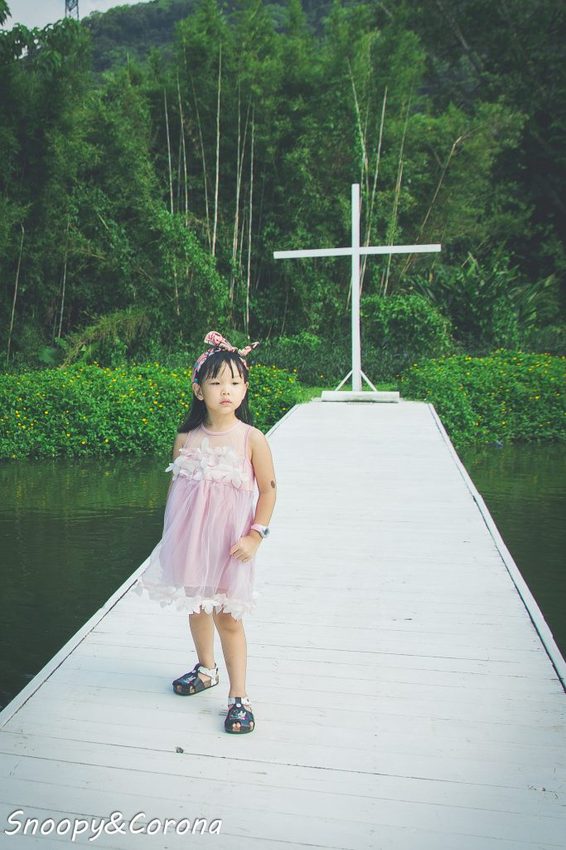 【玩樂．桃園】大溪景點／富田香草休閒農場～夢幻水上玻璃教堂、近距離餵養小動物，好玩好拍適合情侶與親子