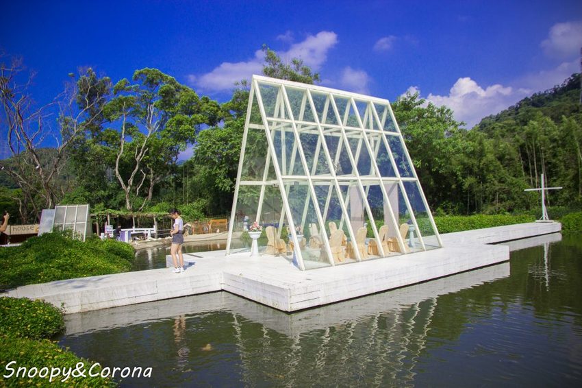 【玩樂．桃園】大溪景點／富田香草休閒農場～夢幻水上玻璃教堂、近距離餵養小動物，好玩好拍適合情侶與親子